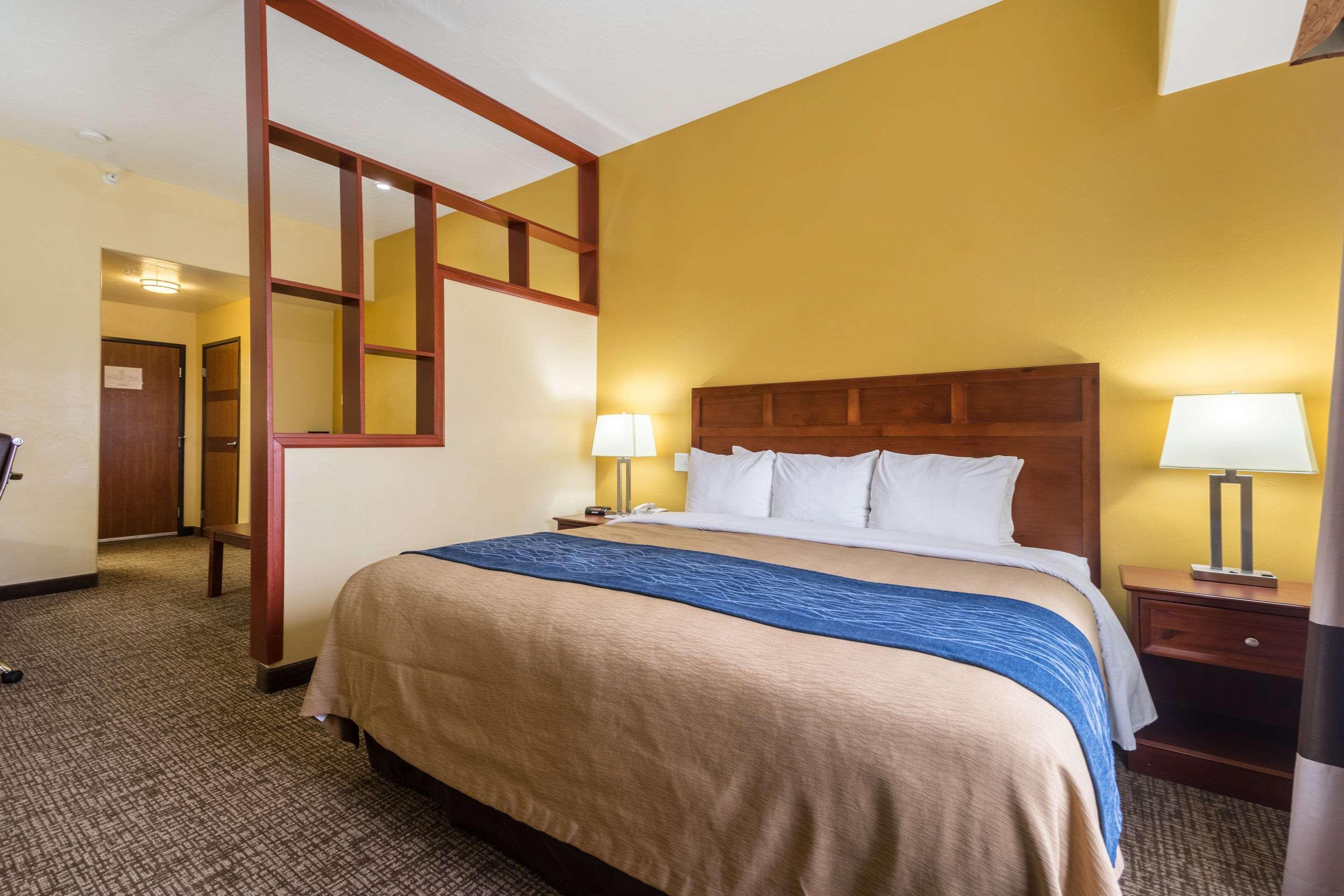 Comfort & Cedar Stadt