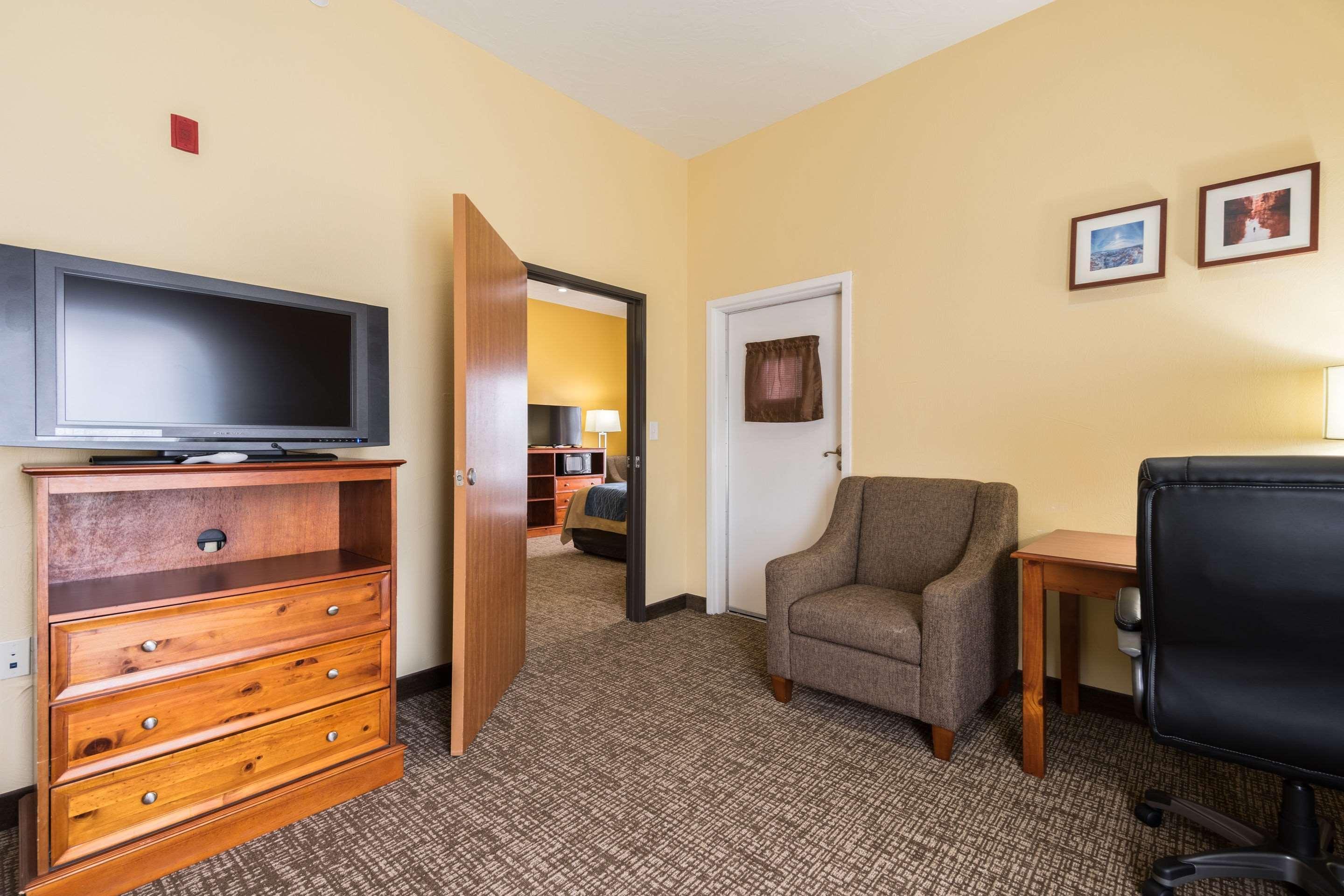 Hotel Comfort &